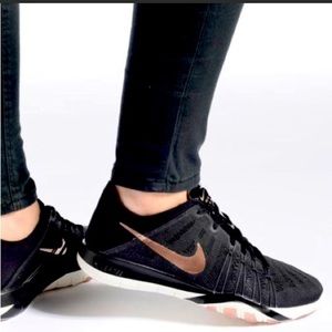 Nike Womens Free TR 6 Black & Rose Gold Training Shoes Size 8